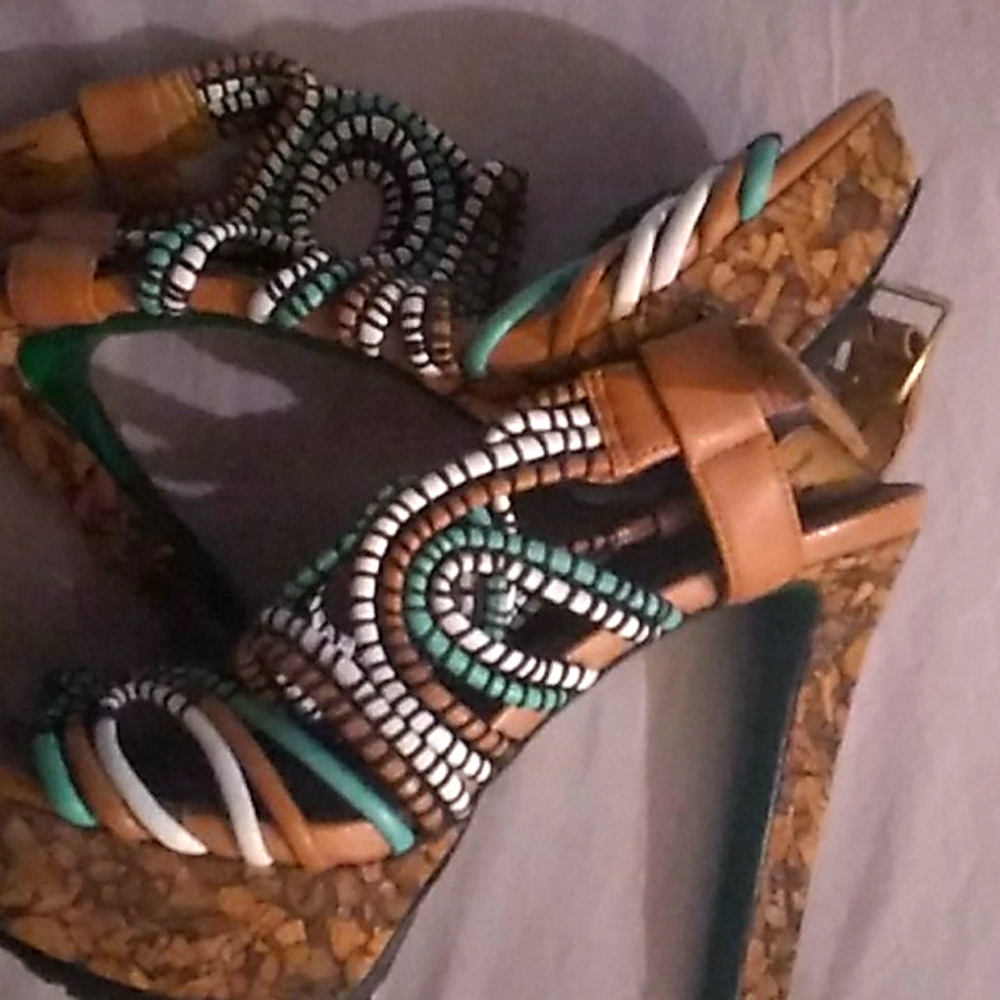 Heals Lisa for Donald j pliner